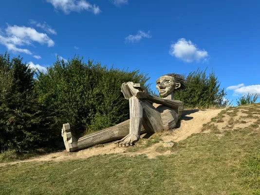 A Magical Adventure: Thomas Dumbo's Troll Hunt