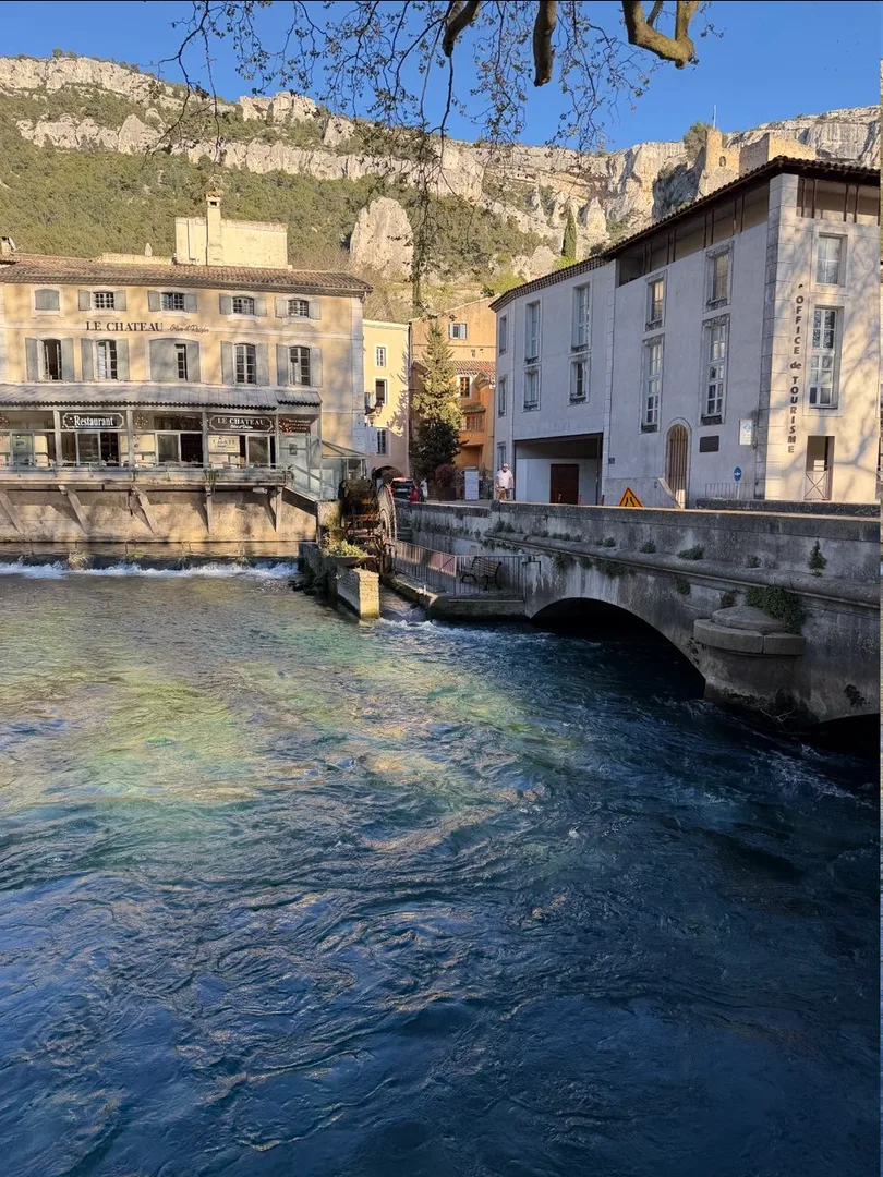 The village of Fontaine-de-Vaucluse