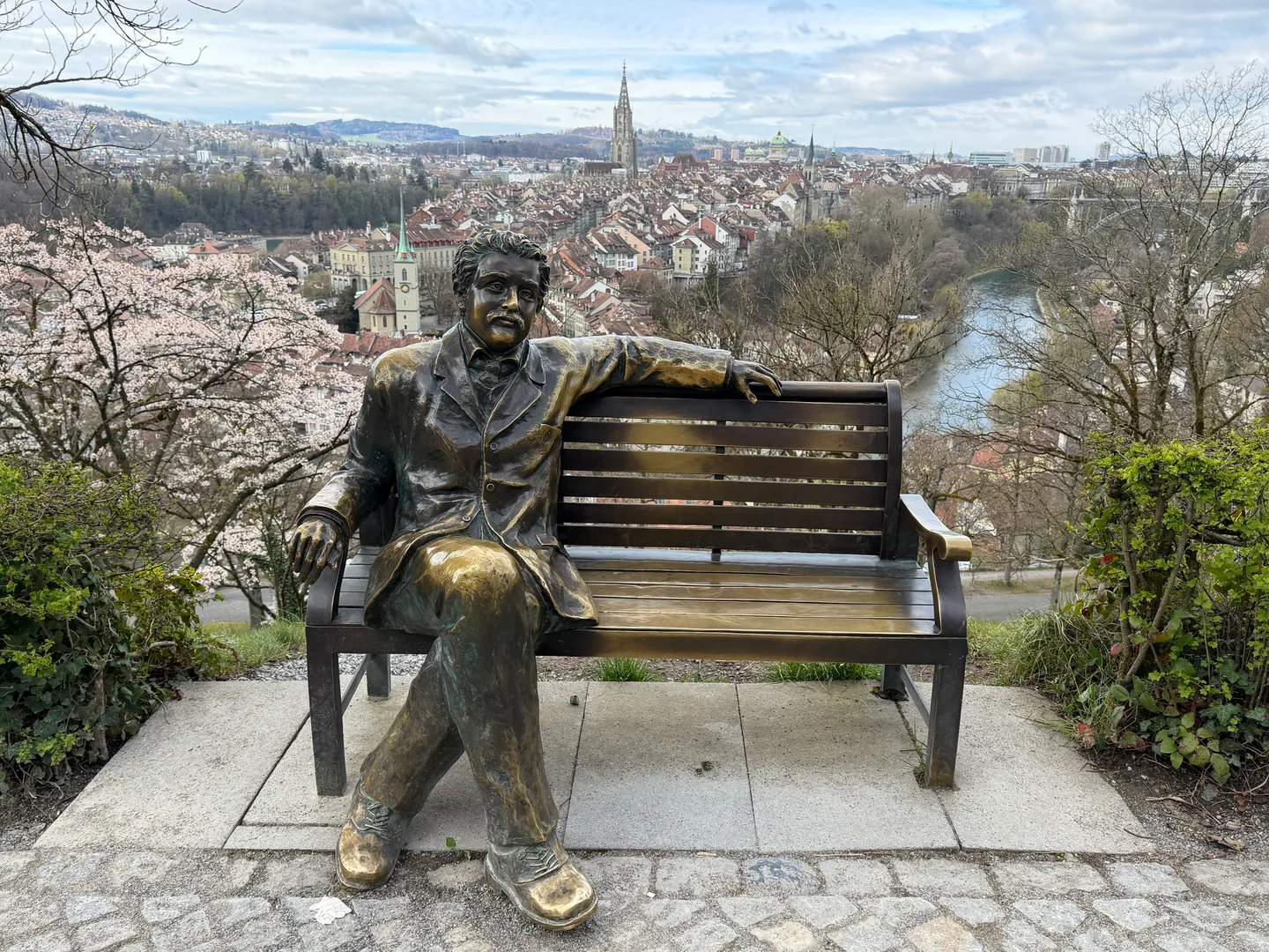 Albert Einsteins Bench, Rosengarten, Bern.HEIC