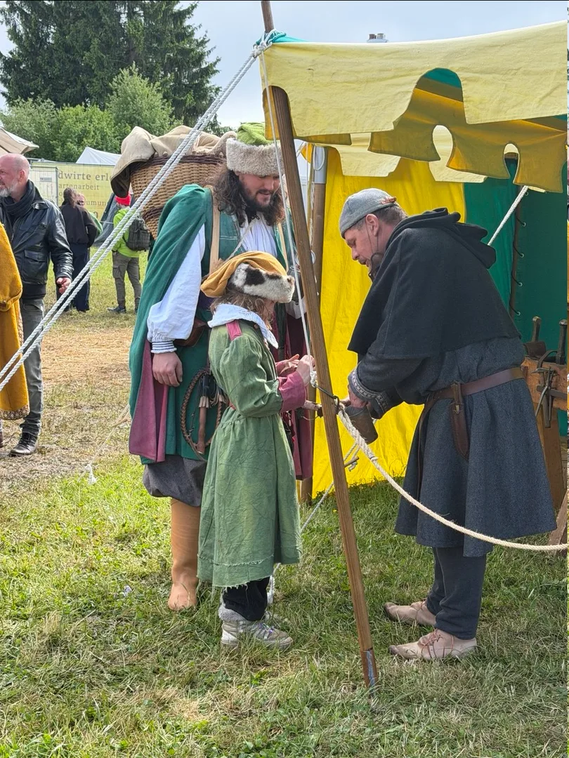 Medieval Spectacle Hinwil, Medieval costume