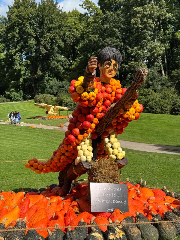 Pumpkin sculptures at the Kürbisausstellung - 3.HEIC