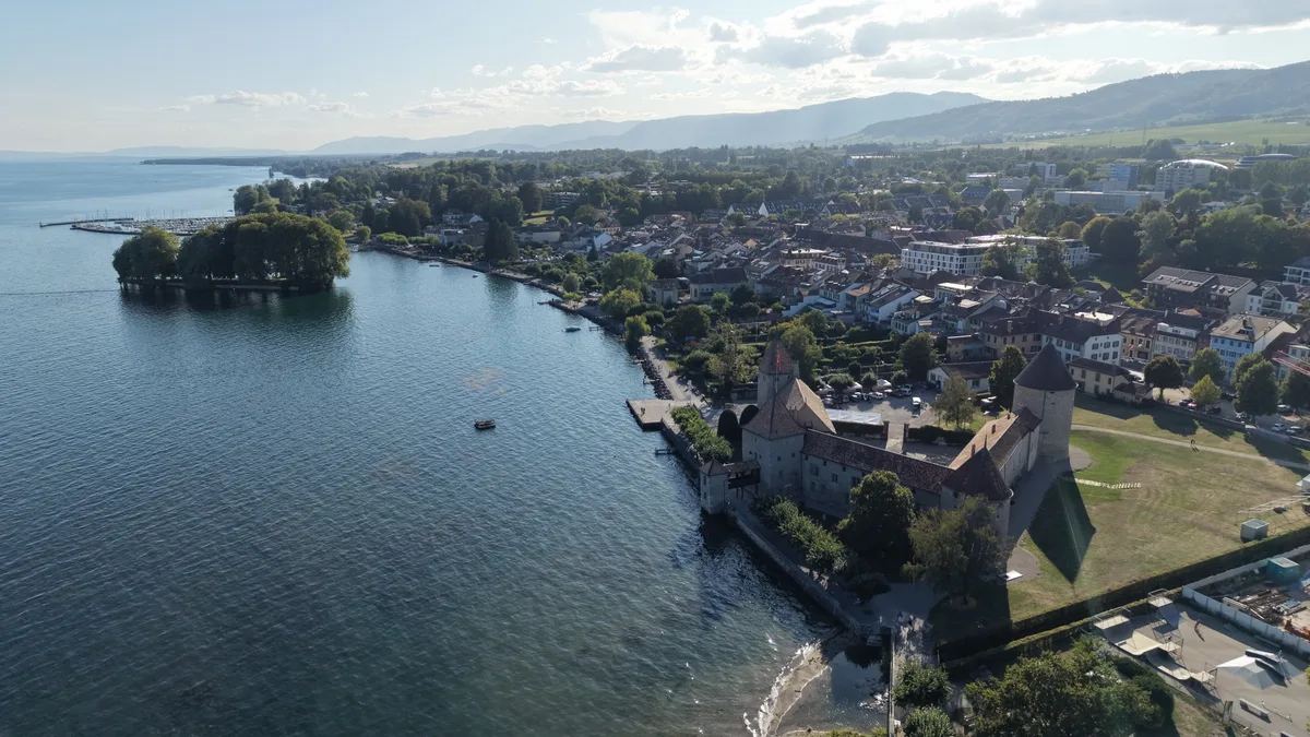 Rolle: das Städtchen am Genfersee, an dem alle vorbeifahren