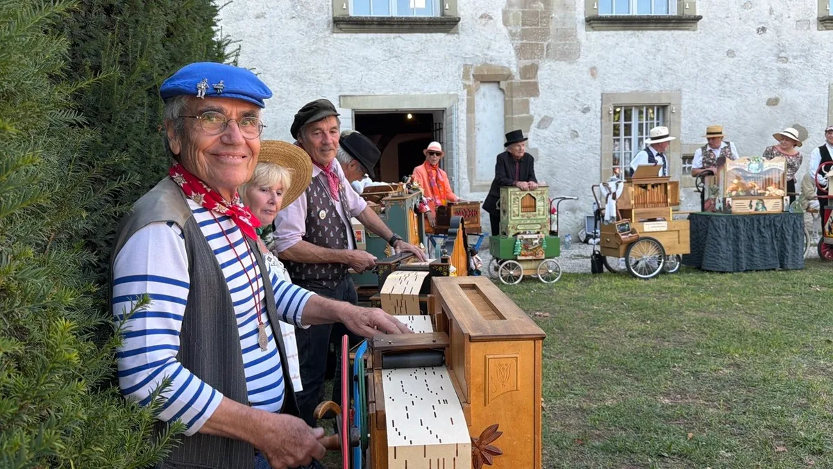 Der Tag, an dem Rolle ein Jahrhundert zurückdreht: Das Drehorgelfestival am Genfersee