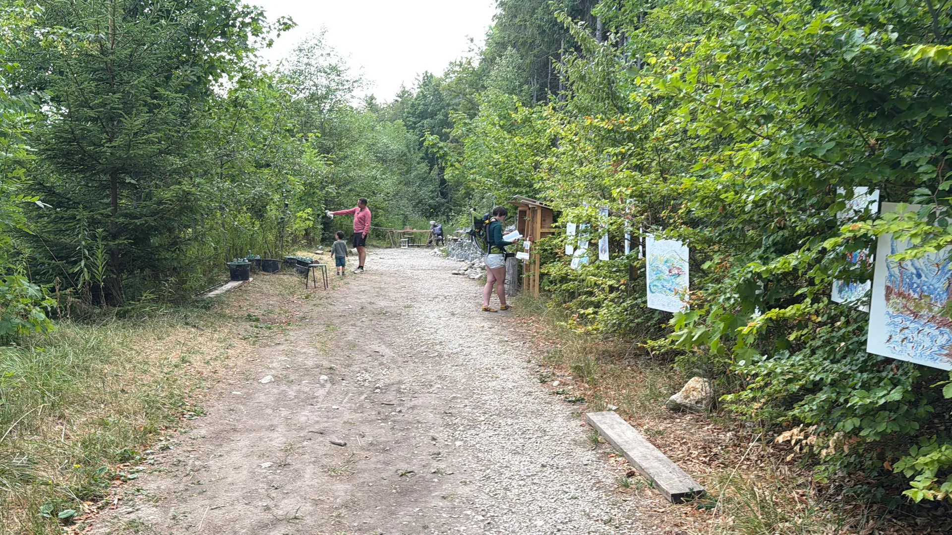 Vue de la Grande Citadelle de Monthoux depuis le sentier