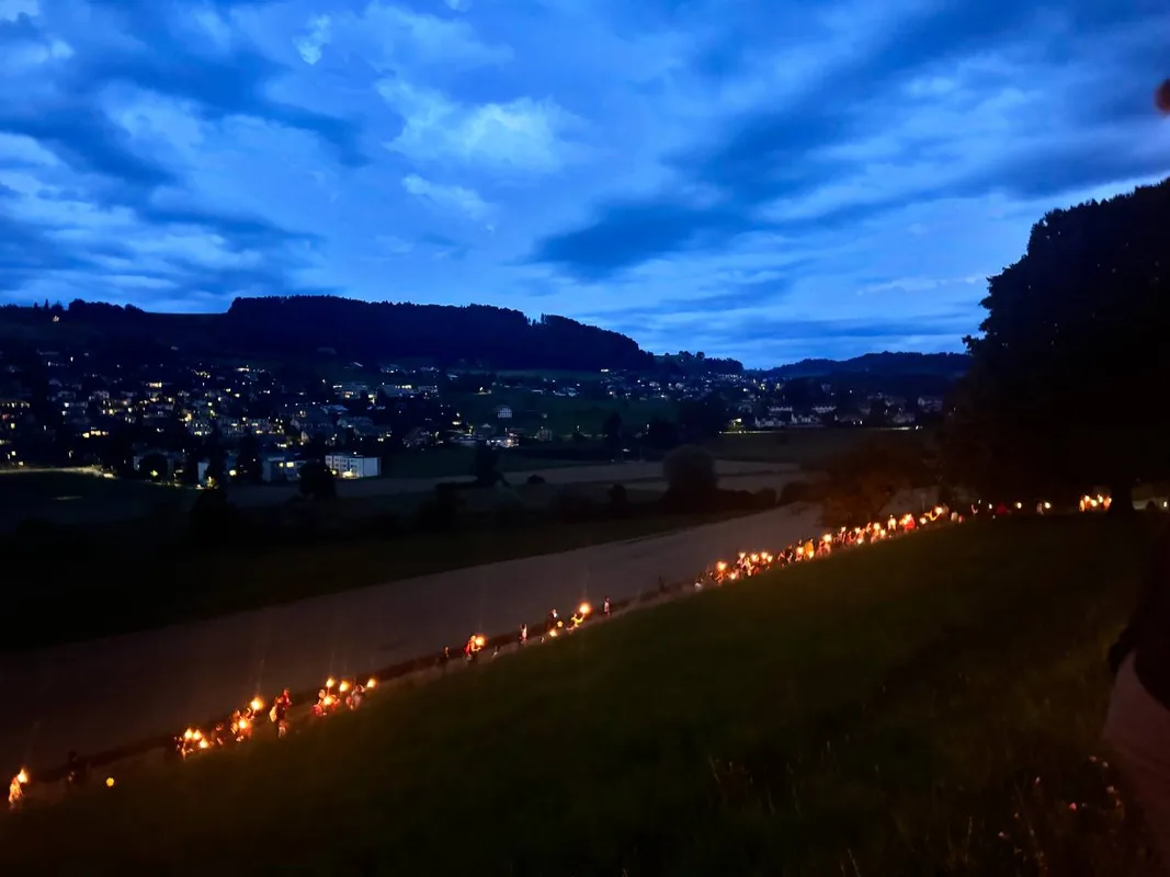 Fackelzug zum Schweizer Nationalfeiertag