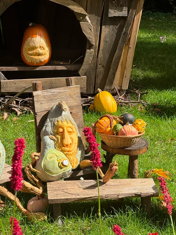Pumpkin Carving Sculpture Exhibition - 3.HEIC