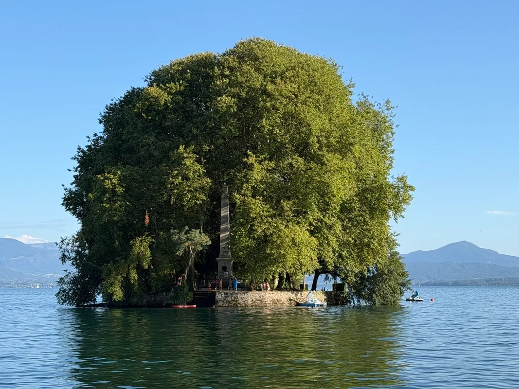 Île de La Harpe, Rolle.jpg