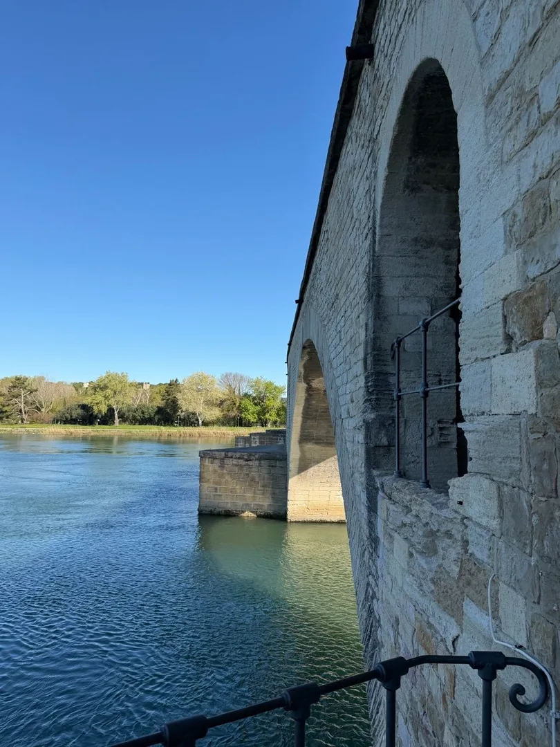 Pont d'Avignon, stone arches