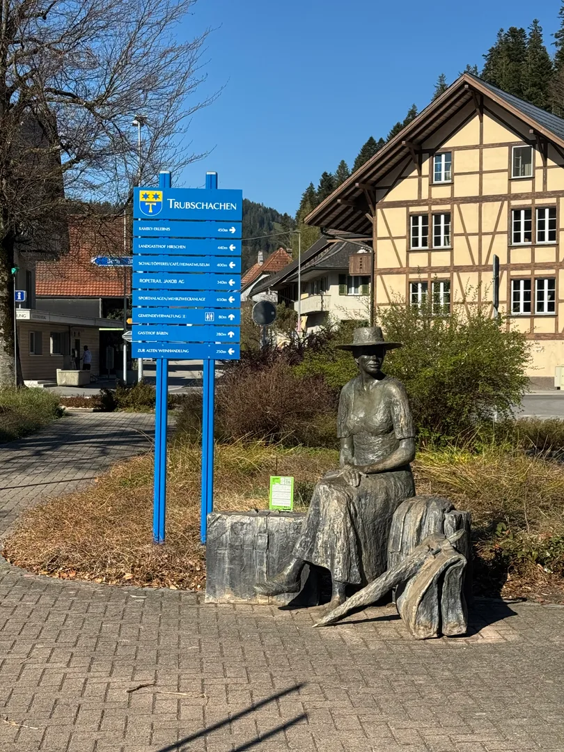 "Die Reisende" — “The Traveller” at Trubschachen Station