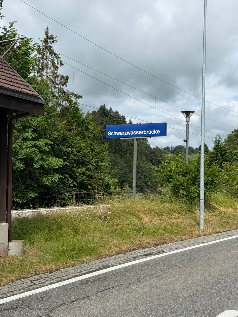 Schwarzwasserbrücke, Train stop